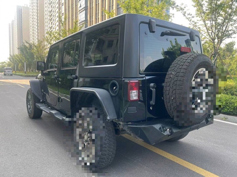 枣庄18年Jeep牧马人9