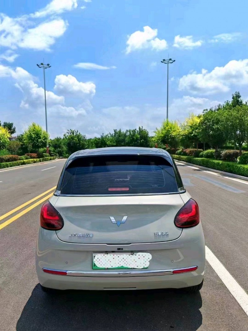 陽泉23年五菱汽車繽果8