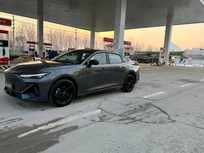 保定23年长安汽车UNI-V2