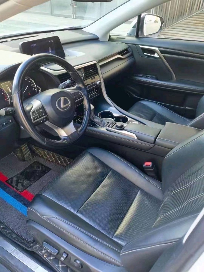 枣庄16年雷克萨斯RX8