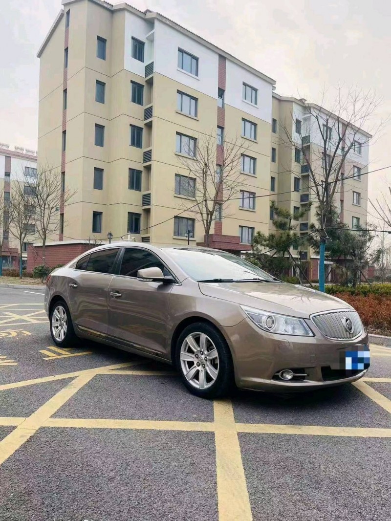 枣庄12年别克君越2