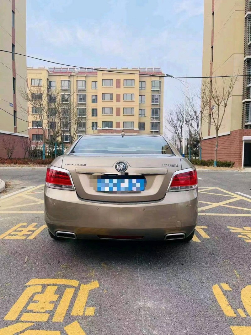 枣庄12年别克君越9