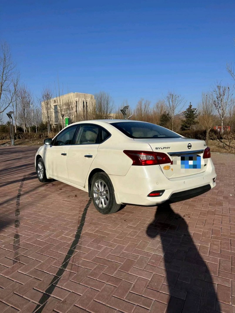 邯郸17年日产轩逸5