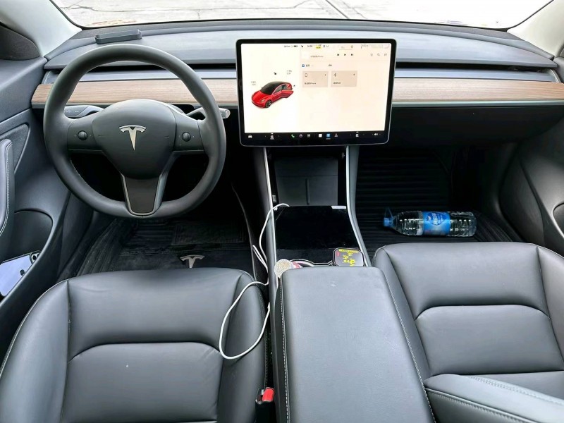 保定22年特斯拉MODEL 35