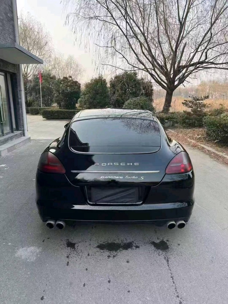 济宁11年保时捷帕拉梅拉9