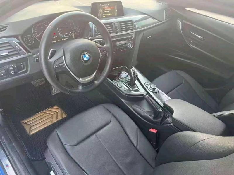 济宁17年宝马3系4