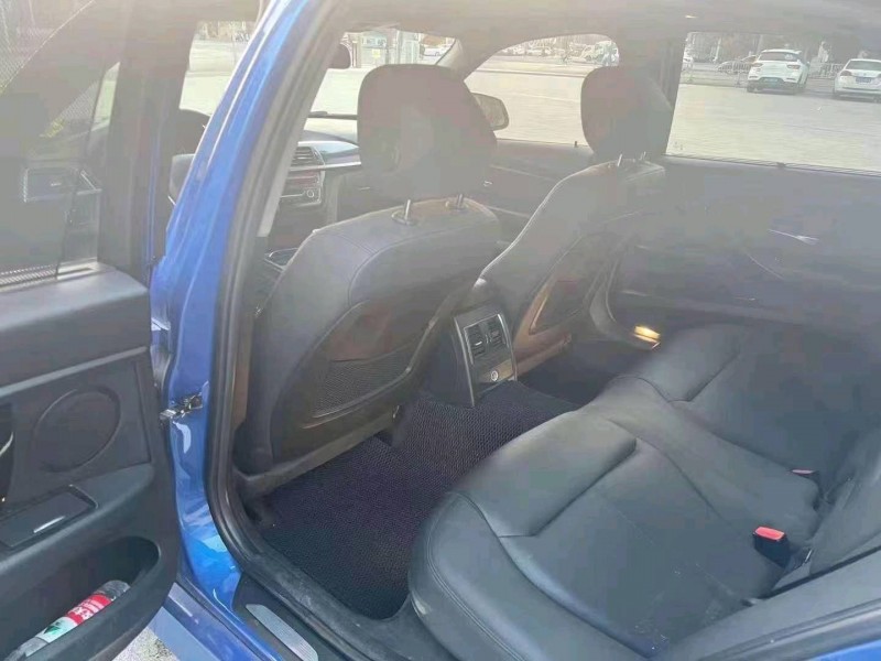 济宁17年宝马3系7