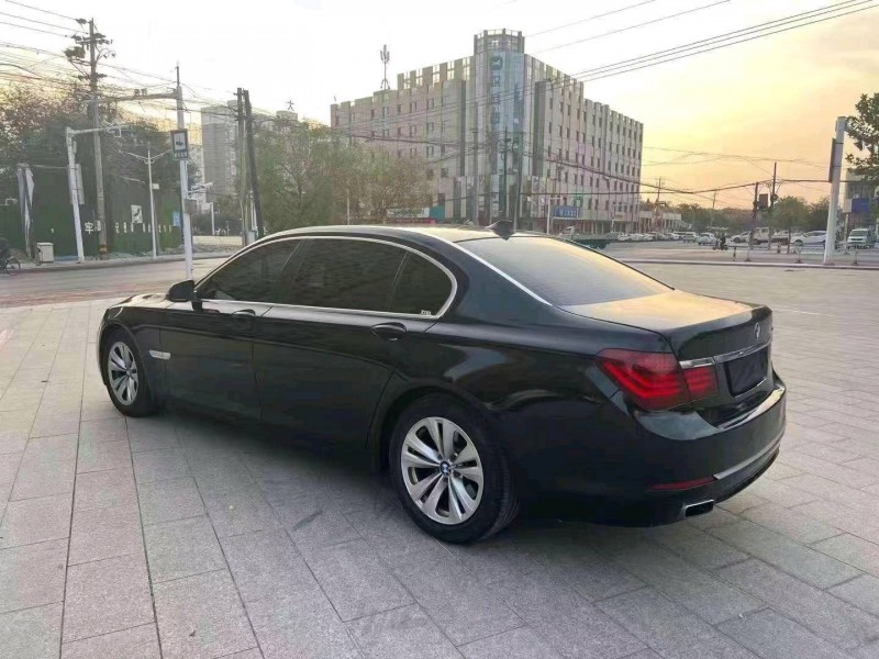 济宁15年宝马7系7