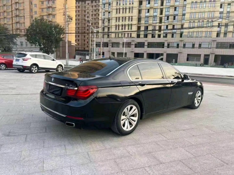 济宁15年宝马7系8