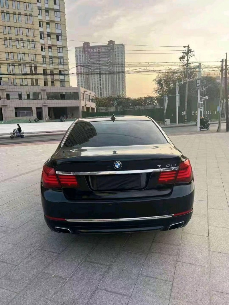 济宁15年宝马7系9