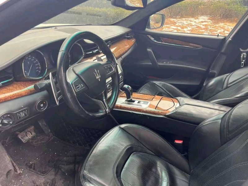 济宁14年玛莎拉蒂总裁4