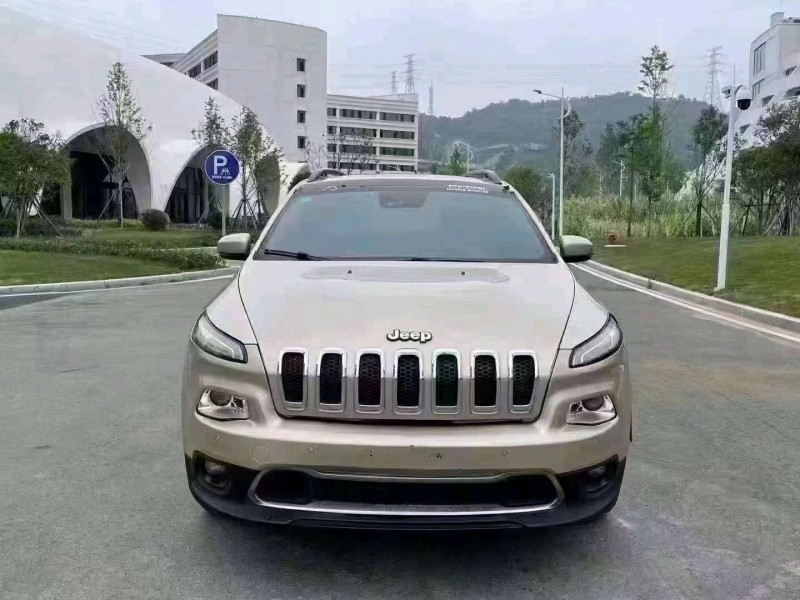 臺州16年Jeep自由光1