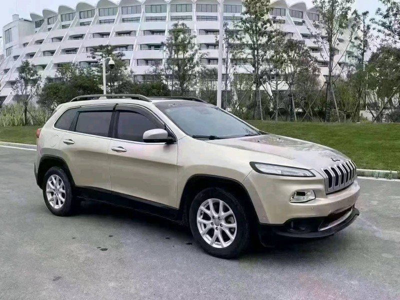 臺州16年Jeep自由光2