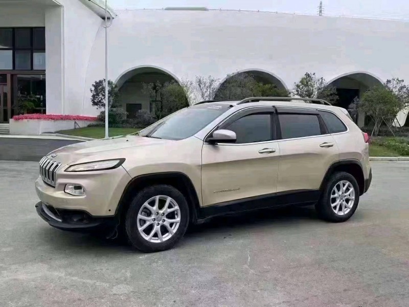 臺州16年Jeep自由光3