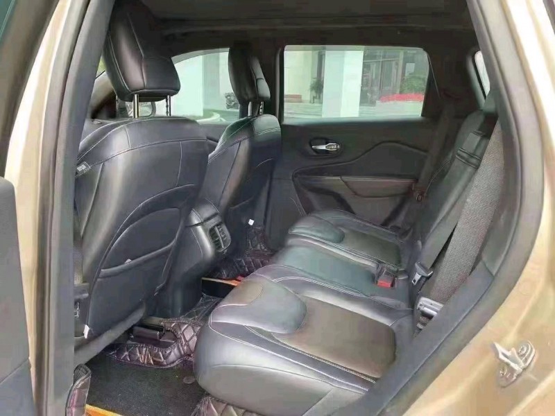 臺州16年Jeep自由光9