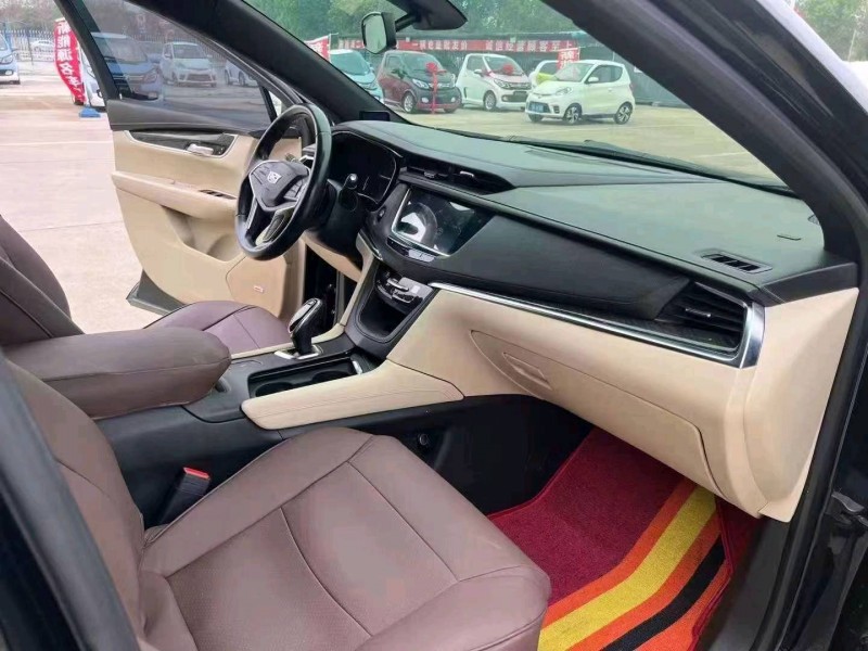 济宁17年凯迪拉克XT55