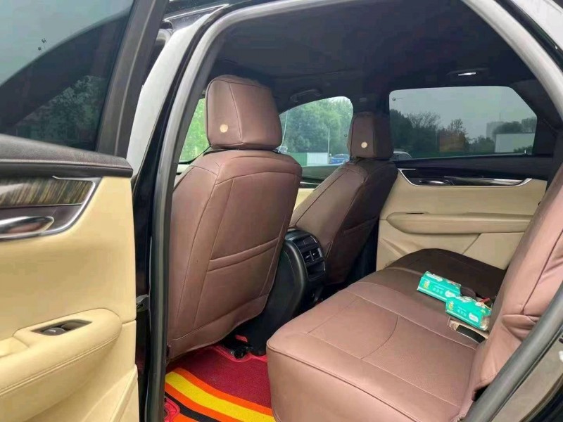 济宁17年凯迪拉克XT57