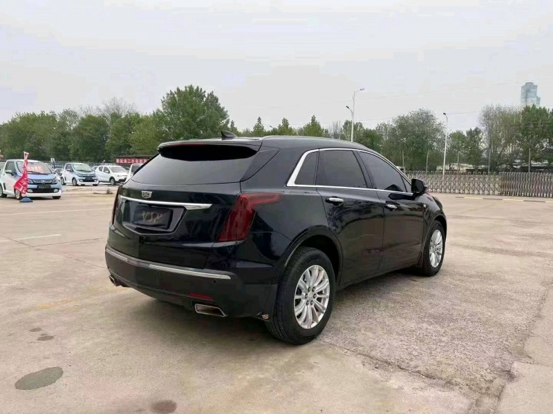 济宁17年凯迪拉克XT58