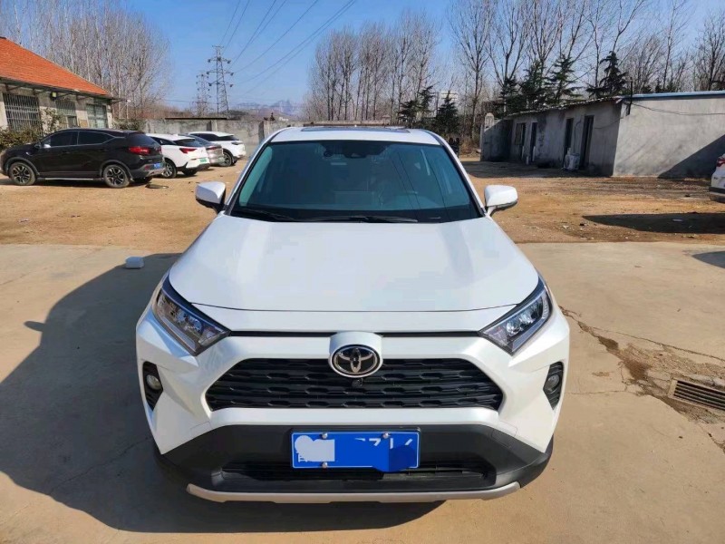 枣庄22年丰田RAV4荣放1