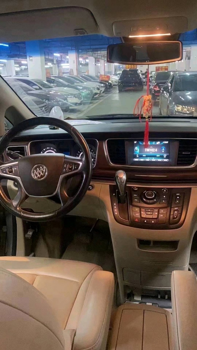 重庆21年别克GL84