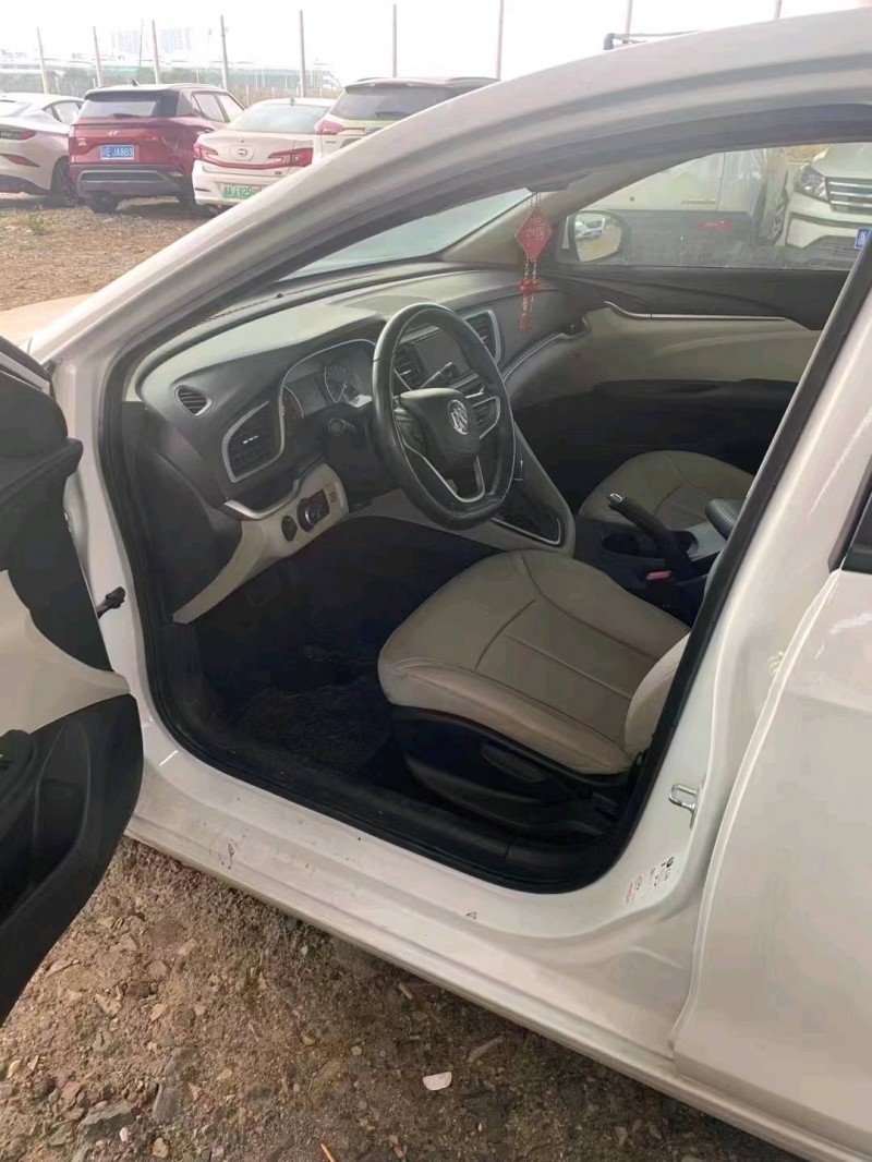 嘉兴20年别克英朗3