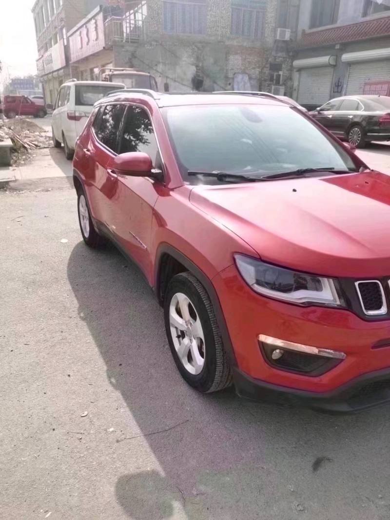 菏泽17年Jeep指南者2