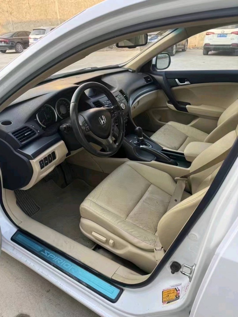 菏泽13年本田思铂睿4