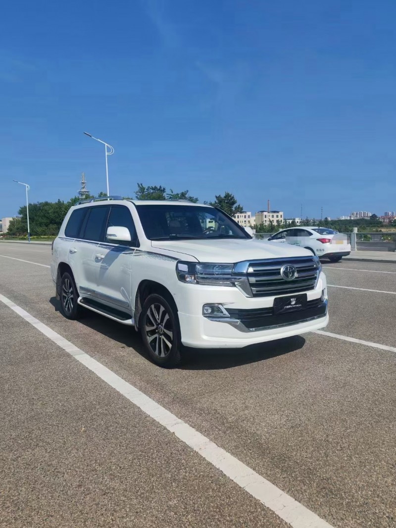 济宁20年丰田兰德酷路泽2