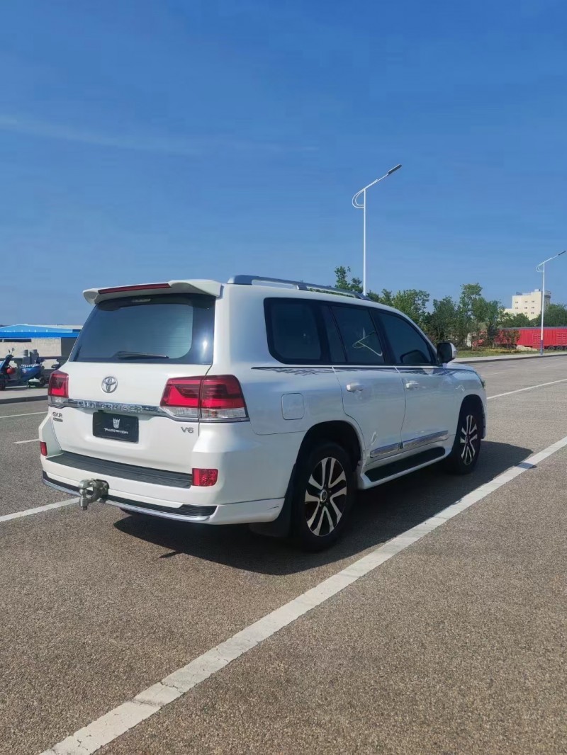 济宁20年丰田兰德酷路泽4