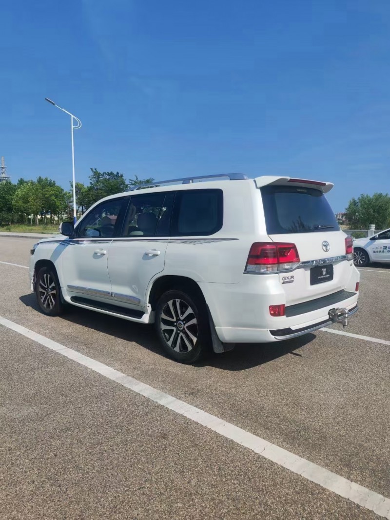 济宁20年丰田兰德酷路泽5