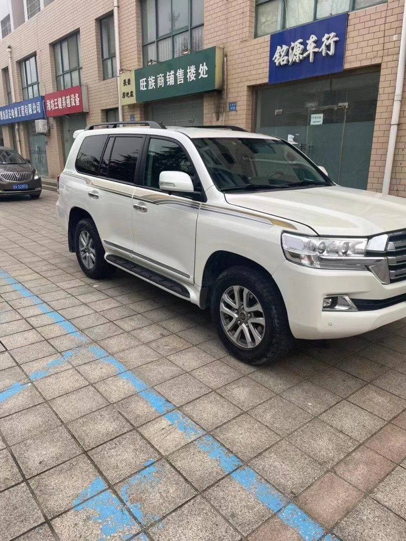 济宁16年丰田兰德酷路泽2