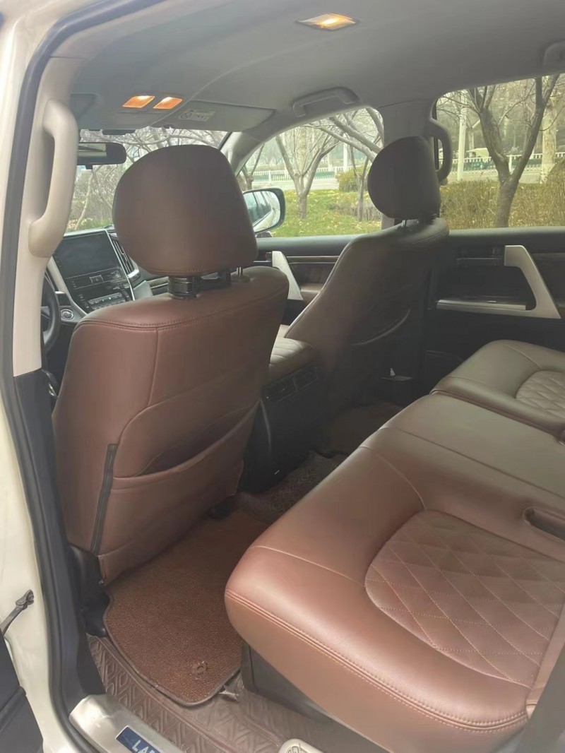 济宁16年丰田兰德酷路泽5