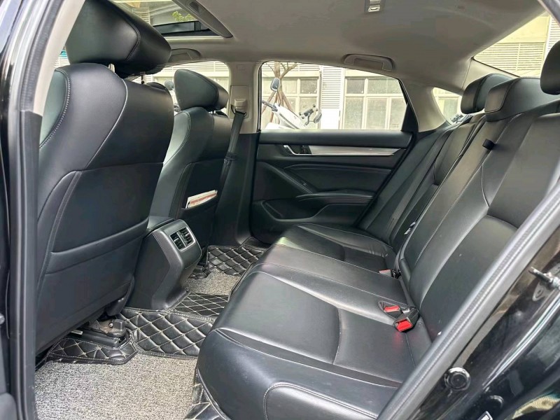 珠海18年本田雅阁6