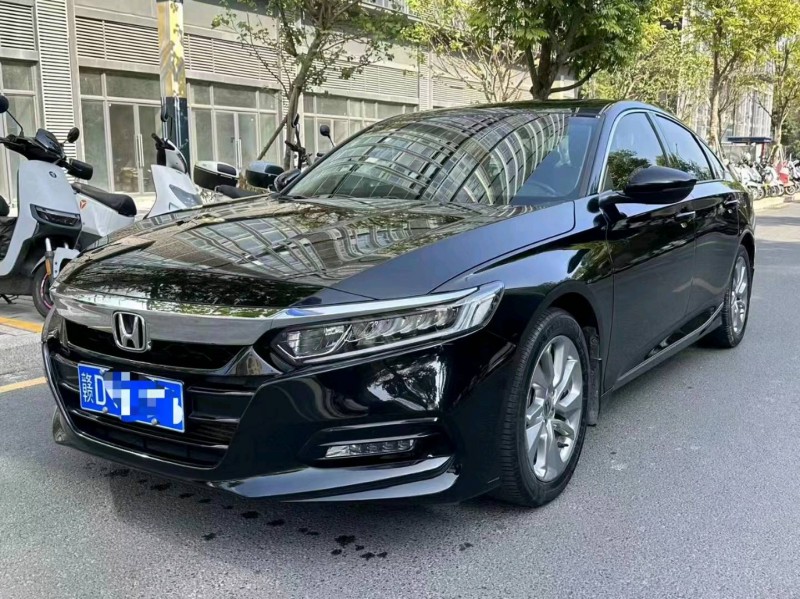 珠海18年本田雅阁7