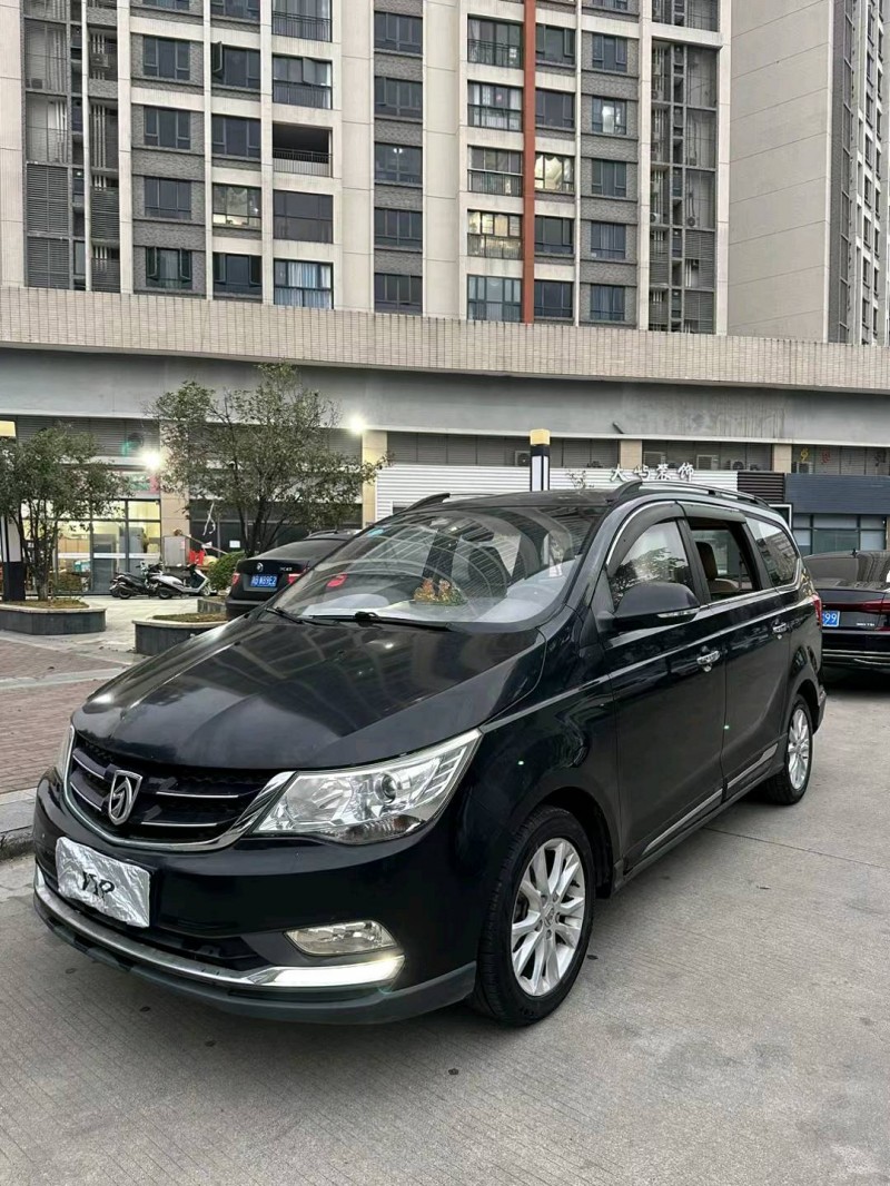 深圳16年寶駿7302