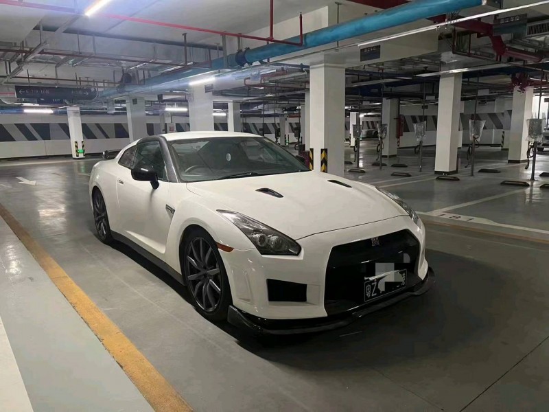 深圳12年日产GT-R8