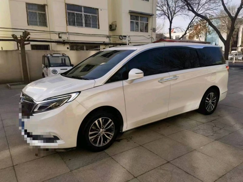 保定17年别克GL82