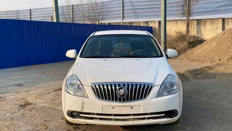 枣庄13年别克凯越1