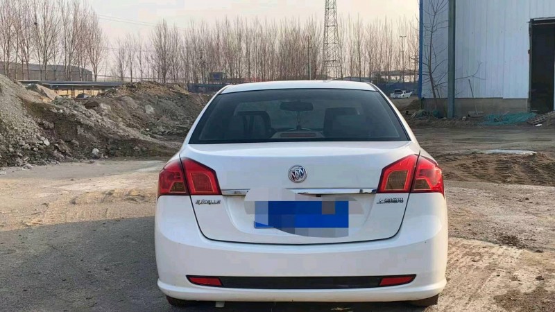 枣庄13年别克凯越3