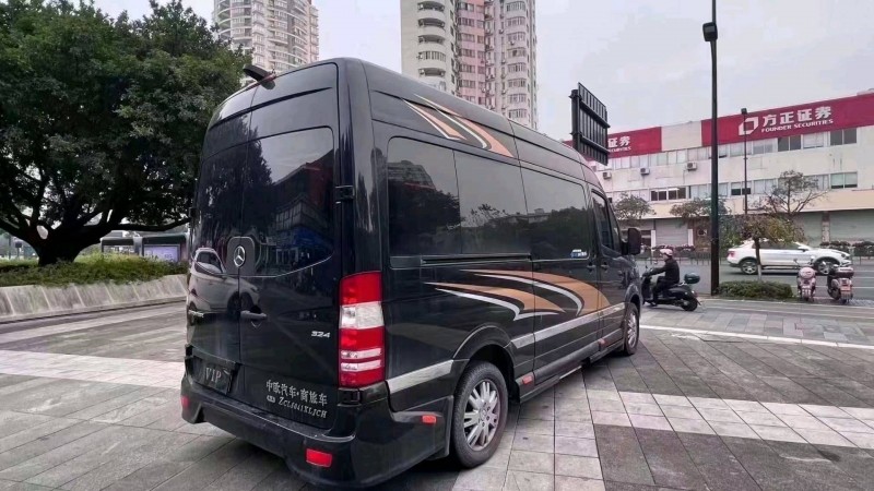 嘉兴19年奔驰斯宾特2