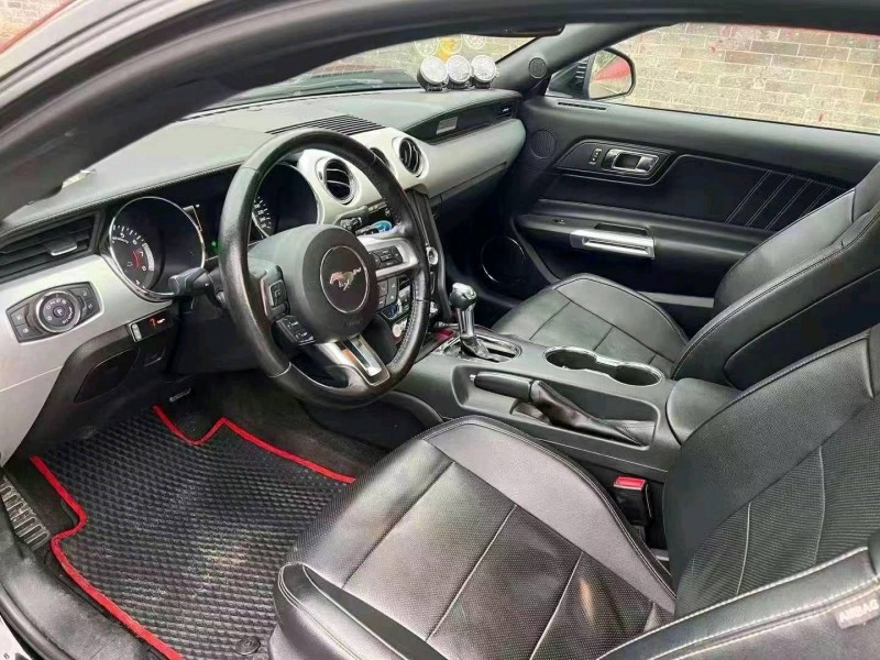 济宁16年福特野马5