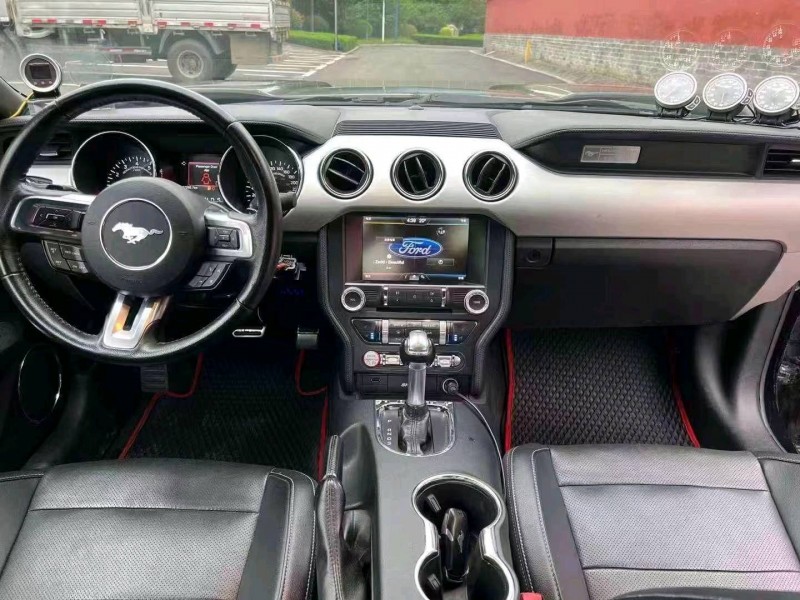 济宁16年福特野马6