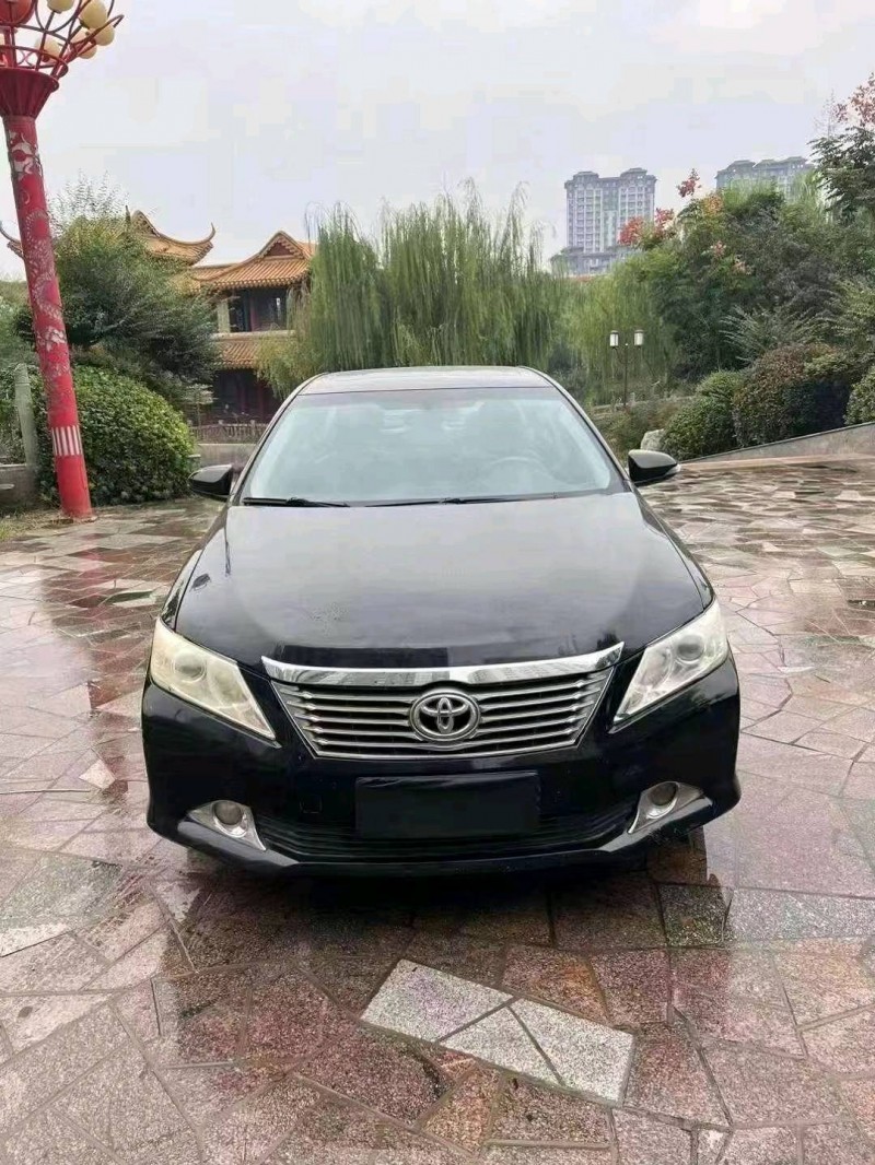 济宁14年丰田凯美瑞1