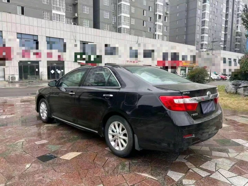 济宁14年丰田凯美瑞8