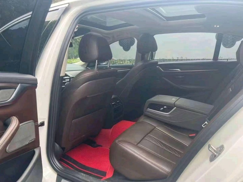 济宁19年宝马5系5