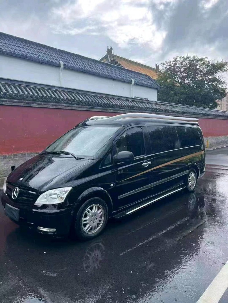 济宁13年奔驰威霆2