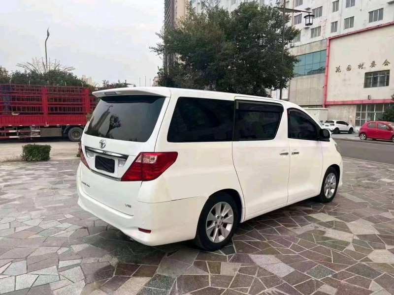 济宁14年丰田埃尔法8