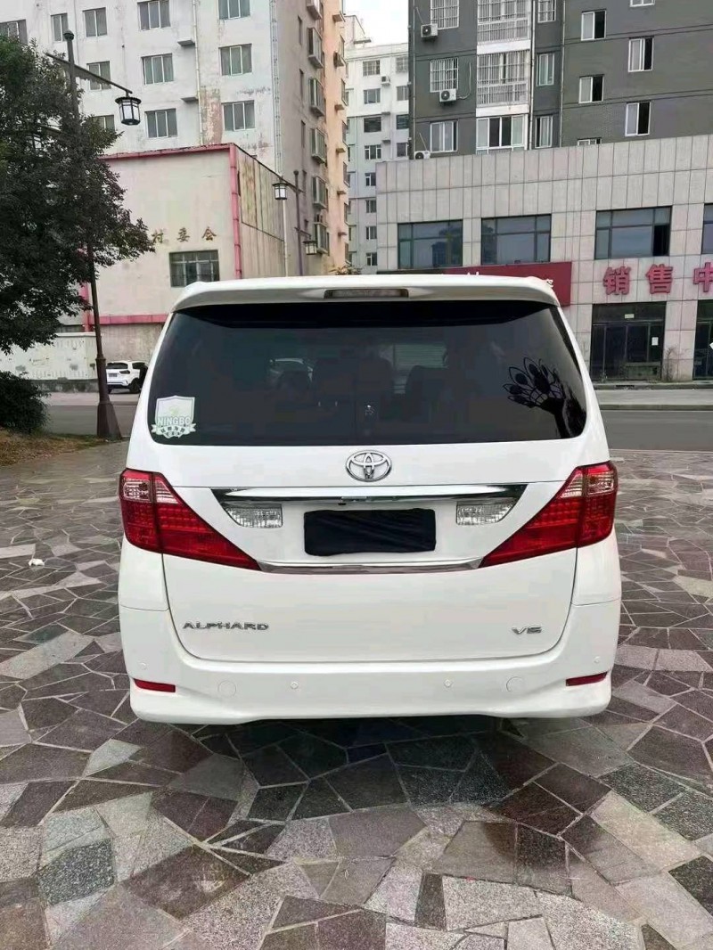 济宁14年丰田埃尔法9