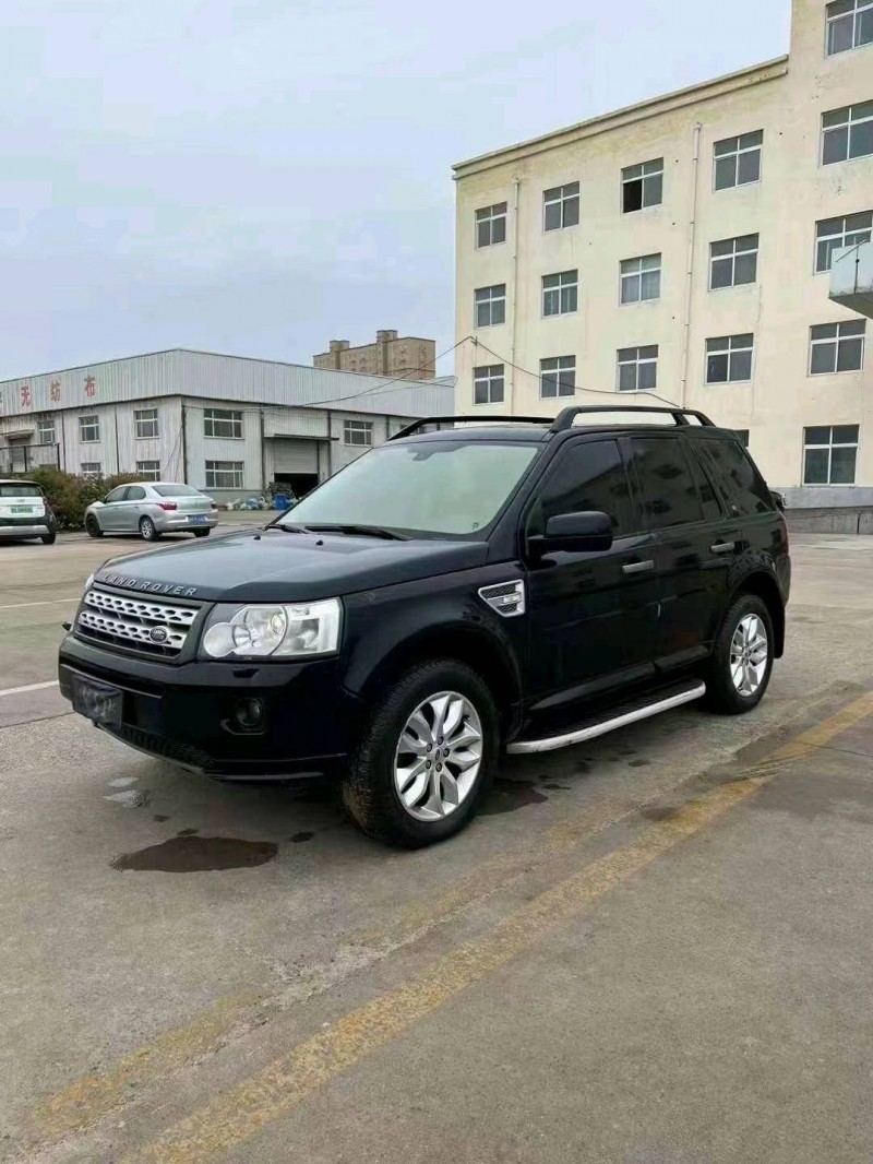 济宁12年路虎神行者3