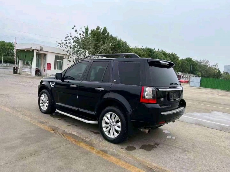 济宁12年路虎神行者8